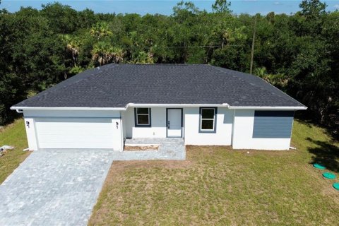 House in Port Charlotte, Florida 4 bedrooms, 151.99 sq.m. № 2227894 - photo 2