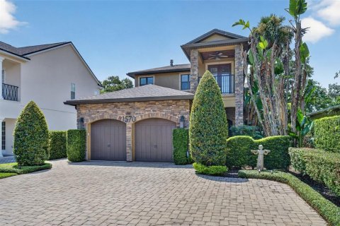 House in Winter Park, Florida 4 bedrooms, 283.17 sq.m. № 2321213