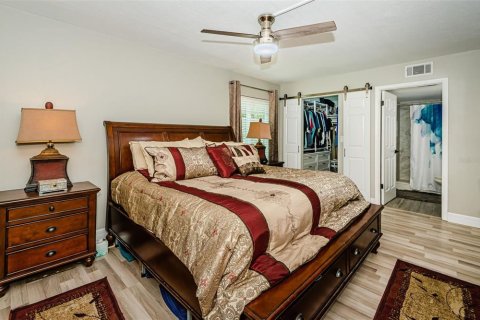 Condo in Tarpon Springs, Florida, 3 bedrooms  № 1680390 - photo 18
