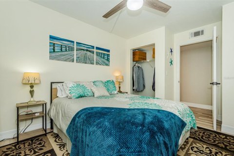 Condo in Tarpon Springs, Florida, 3 bedrooms  № 1680390 - photo 24