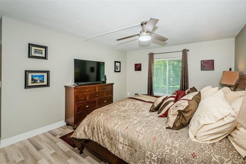 Condo in Tarpon Springs, Florida, 3 bedrooms  № 1680390 - photo 17