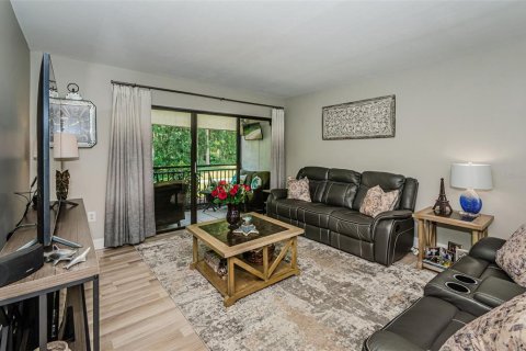 Condo in Tarpon Springs, Florida, 3 bedrooms  № 1680390 - photo 9