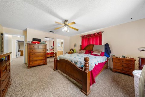 Villa ou maison à vendre à Winter Haven, Floride: 3 chambres, 244.43 m2 № 2413842 - photo 16