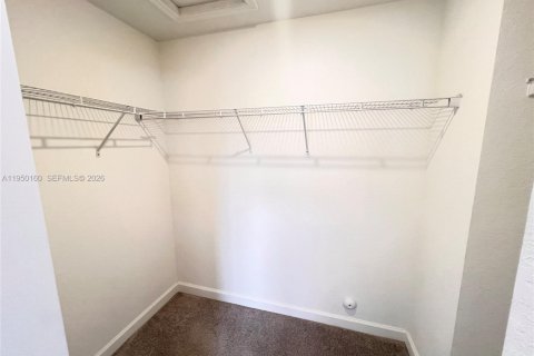 Снять в аренду таунхаус в Пемброк-Парк, Флорида 3 спальни, 118.54м2, № 2005766 - фото 12