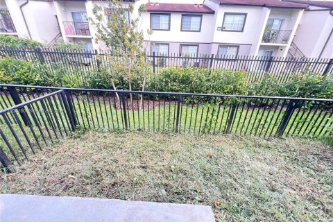 Снять в аренду таунхаус в Пемброк-Парк, Флорида 3 спальни, 118.54м2, № 2005766 - фото 14