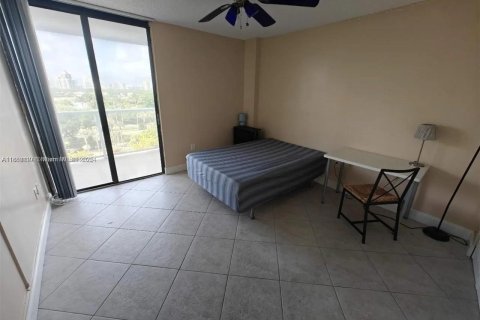Condo in Aventura, Florida, 2 bedrooms  № 2013972 - photo 5