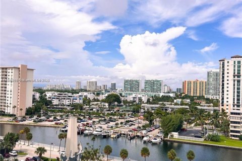 Condominio en venta en Sunny Isles Beach, Florida, 2 dormitorios, 113.34 m2 № 2015743 - foto 4