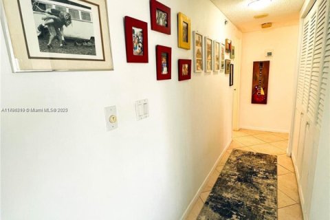 Condominio en venta en Sunny Isles Beach, Florida, 2 dormitorios, 113.34 m2 № 2015743 - foto 8