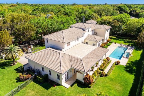 Купить виллу или дом в Пайнкрест, Флорида 8 спален, 768.95м2, № 1715736 - фото 2