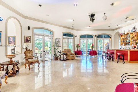Купить виллу или дом в Пайнкрест, Флорида 8 спален, 768.95м2, № 1715736 - фото 30