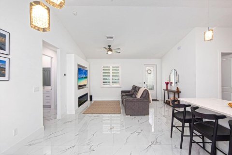 House in Okeechobee, Florida 3 bedrooms, 142.51 sq.m. № 2401238 - photo 12
