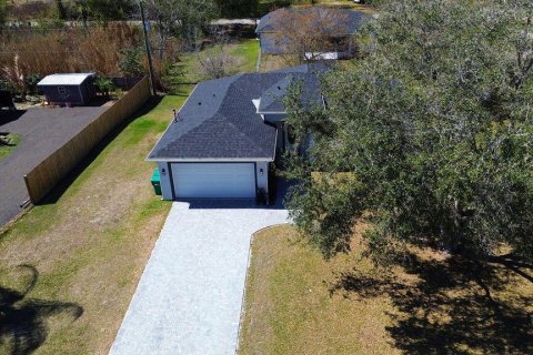 House in Okeechobee, Florida 3 bedrooms, 142.51 sq.m. № 2401238 - photo 30