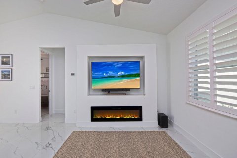 House in Okeechobee, Florida 3 bedrooms, 142.51 sq.m. № 2401238 - photo 7