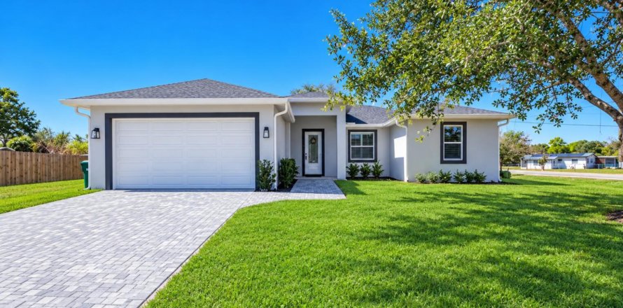 House in Okeechobee, Florida 3 bedrooms, 142.51 sq.m. № 2401238