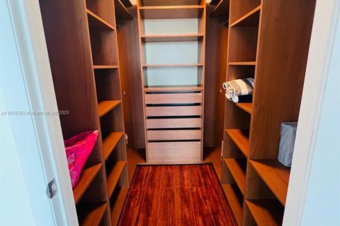 Купить кондоминиум в Майами, Флорида 1 спальня, 91.42м2, № 1982163 - фото 19