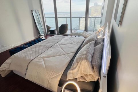 Купить кондоминиум в Майами, Флорида 1 спальня, 91.42м2, № 1982163 - фото 18