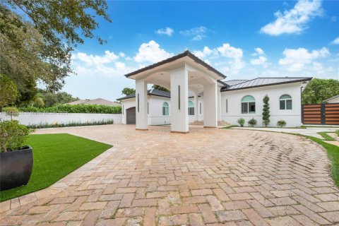 Casa en venta en Pinecrest, Florida, 5 dormitorios, 318.65 m2 № 1763416 - foto 1