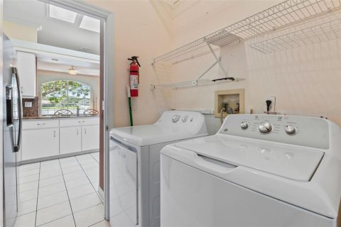 House in Port Orange, Florida 3 bedrooms, 178 sq.m. № 1853403 - photo 25