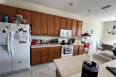 Casa en venta en Orlando, Florida, 5 dormitorios, 237.55 m2 № 2219510 - foto 7