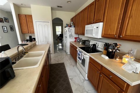 Casa en venta en Orlando, Florida, 5 dormitorios, 237.55 m2 № 2219510 - foto 9