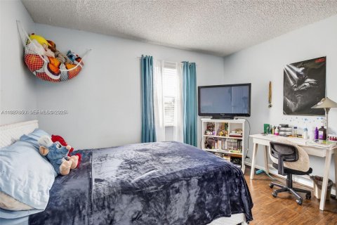 House in Pembroke Pines, Florida 4 bedrooms, 196.67 sq.m. № 1987144 - photo 22