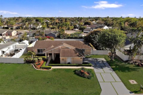 Дом в Майами, Флорида 4 спальни, 176.33м2 № 2052653