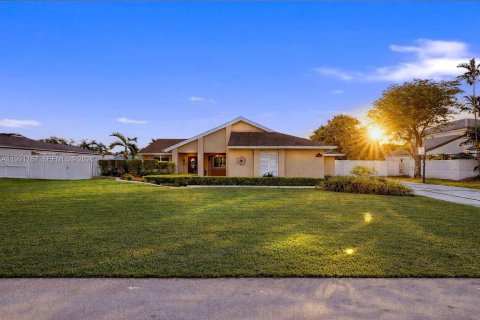 Купить виллу или дом в Майами, Флорида 4 спальни, 176.33м2, № 2052653 - фото 23