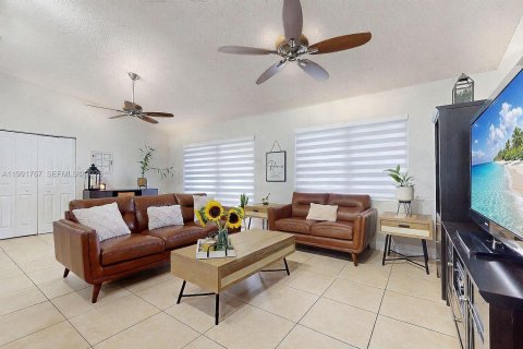 Купить виллу или дом в Майами, Флорида 4 спальни, 176.33м2, № 2052653 - фото 30