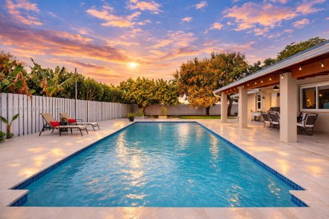 Купить виллу или дом в Майами, Флорида 4 спальни, 176.33м2, № 2052653 - фото 13