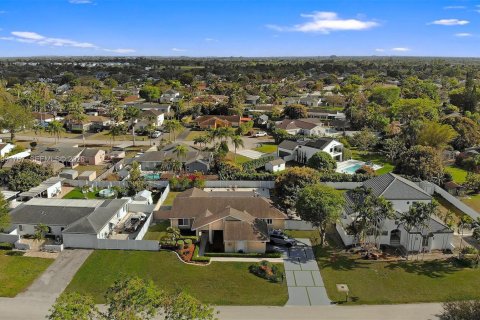 Купить виллу или дом в Майами, Флорида 4 спальни, 176.33м2, № 2052653 - фото 2