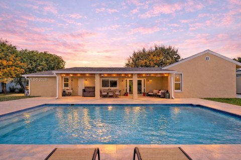 Купить виллу или дом в Майами, Флорида 4 спальни, 176.33м2, № 2052653 - фото 14