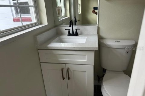 House in Orlando, Florida 4 bedrooms, 111.11 sq.m. № 1723735 - photo 14