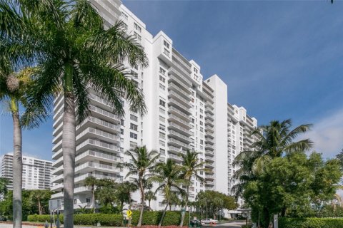 Снять в аренду кондоминиум в Авентура, Флорида 2 спальни, 113.34м2, № 2028903 - фото 29