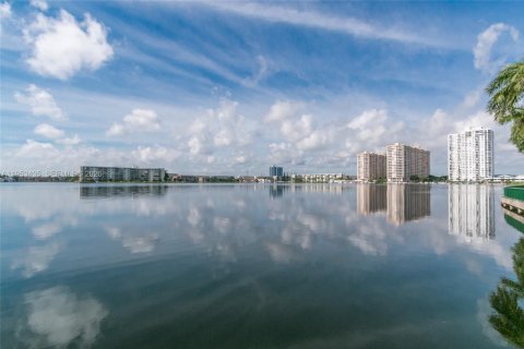 Снять в аренду кондоминиум в Авентура, Флорида 2 спальни, 113.34м2, № 2028903 - фото 27