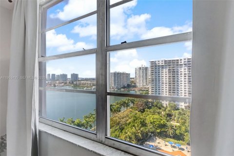 Снять в аренду кондоминиум в Авентура, Флорида 2 спальни, 113.34м2, № 2028903 - фото 13