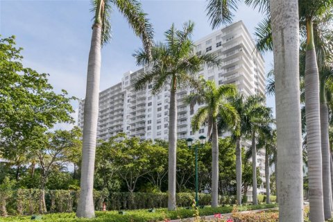 Снять в аренду кондоминиум в Авентура, Флорида 2 спальни, 113.34м2, № 2028903 - фото 28