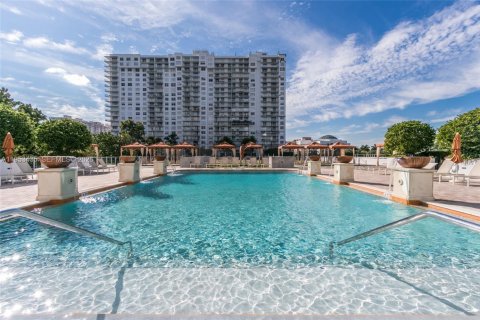 Снять в аренду кондоминиум в Авентура, Флорида 2 спальни, 113.34м2, № 2028903 - фото 21