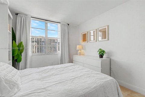 Снять в аренду кондоминиум в Авентура, Флорида 2 спальни, 113.34м2, № 2028903 - фото 17