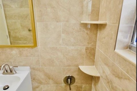 Снять в аренду виллу или дом в Тампа, Флорида 3 спальни, 75.81м2, № 2119260 - фото 9