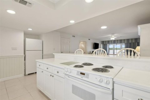 Condominio en venta en Welaka, Florida, 2 dormitorios, 110 m2 № 2214793 - foto 12