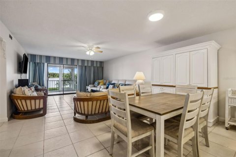 Condominio en venta en Welaka, Florida, 2 dormitorios, 110 m2 № 2214793 - foto 20