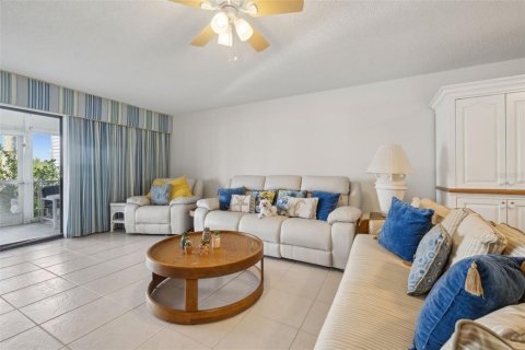 Condominio en venta en Welaka, Florida, 2 dormitorios, 110 m2 № 2214793 - foto 18