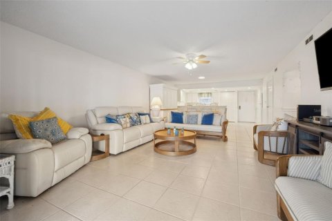 Condominio en venta en Welaka, Florida, 2 dormitorios, 110 m2 № 2214793 - foto 17