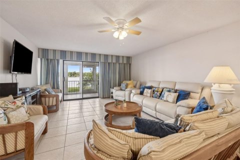 Condominio en venta en Welaka, Florida, 2 dormitorios, 110 m2 № 2214793 - foto 15