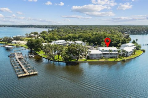 Condominio en Welaka, Florida, 2 dormitorios № 2214793