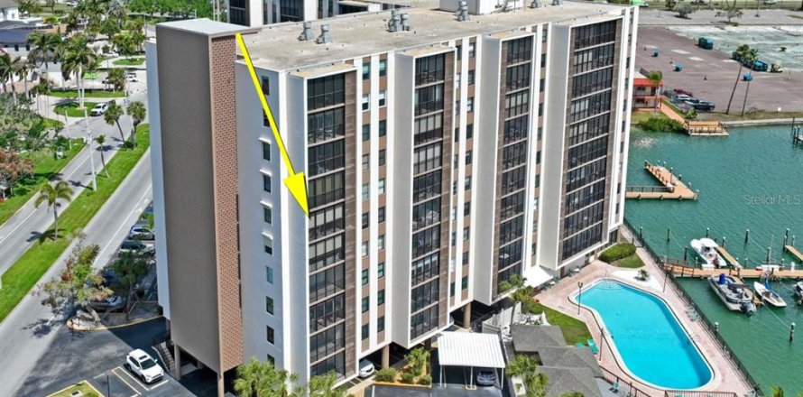 Condo à Treasure Island, Floride, 2 chambres № 2092110