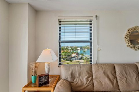 Copropriété à vendre à Treasure Island, Floride: 2 chambres, 98.94 m2 № 2092110 - photo 20