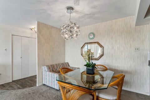 Copropriété à vendre à Treasure Island, Floride: 2 chambres, 98.94 m2 № 2092110 - photo 19