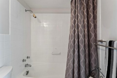 Copropriété à vendre à Treasure Island, Floride: 2 chambres, 98.94 m2 № 2092110 - photo 29