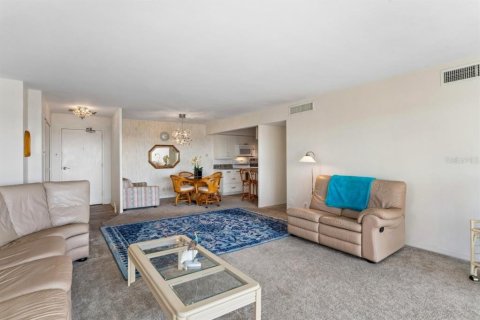 Copropriété à vendre à Treasure Island, Floride: 2 chambres, 98.94 m2 № 2092110 - photo 11
